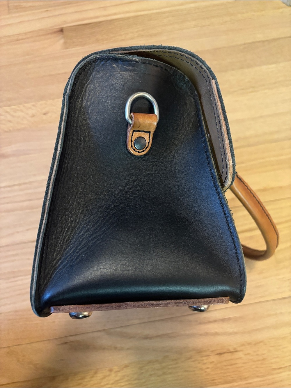 Saddleback, leather water, bag, black with brown handles and silver hardware - Picture 4 of 9